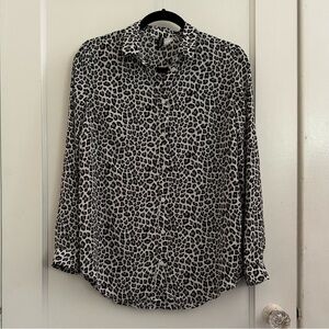 5/$25 Divided H&M Leopard Print Button Up Blouse